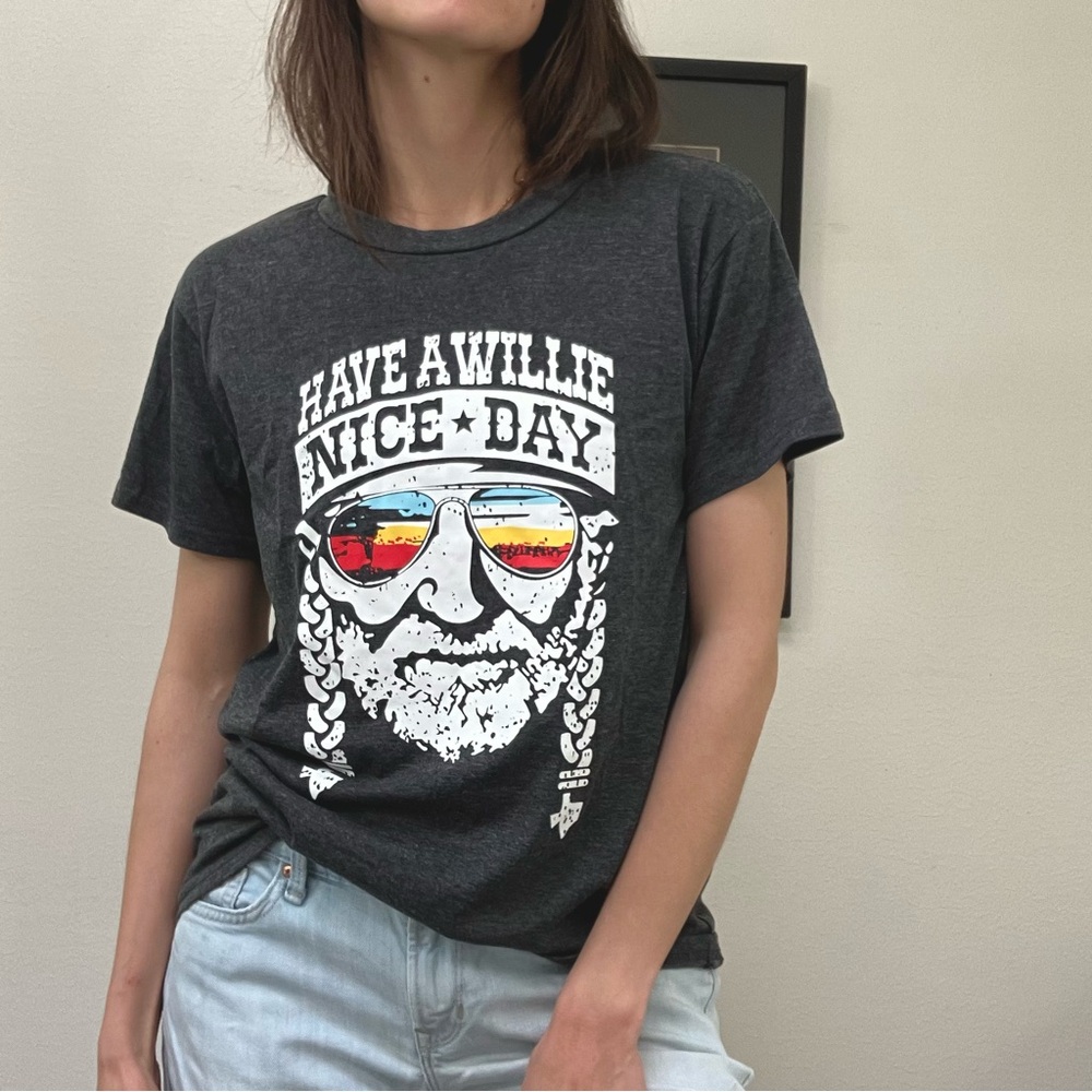 ๐ 3 for $12 โข WILLIE NELSON โข have a Willie nice day tee - Picture 4 of 8